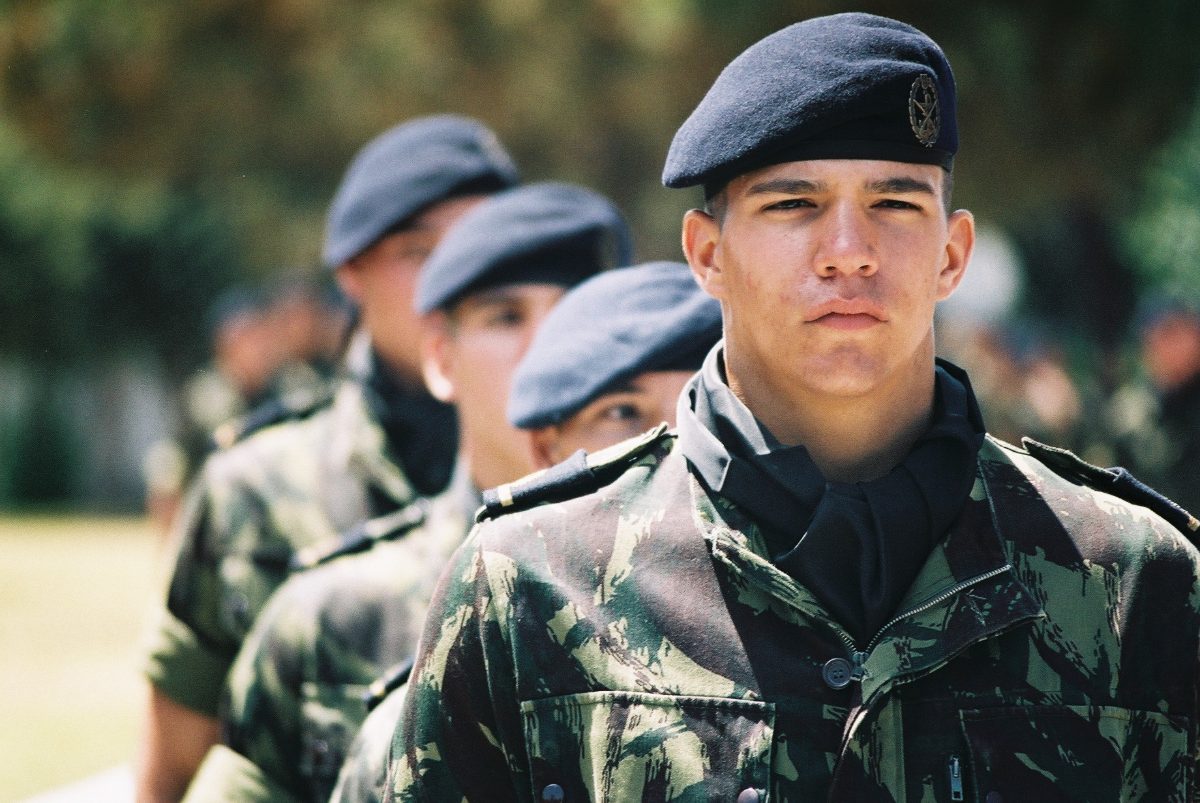 Nuno Fontoura as an officer in the Portuguese Marines